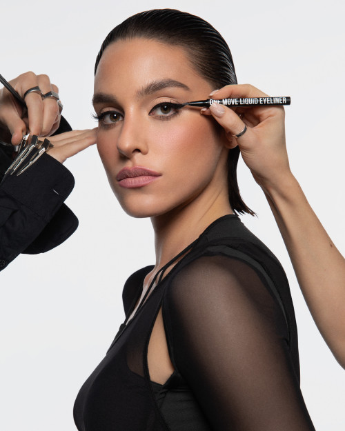 Konturówka do powiek One Move