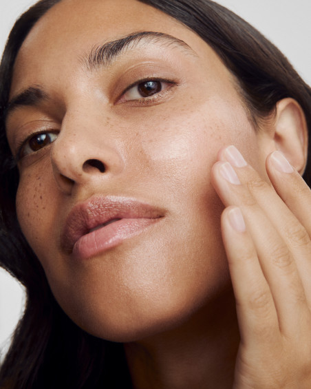 Rozświetlające serum do twarzy INGLOT LAB