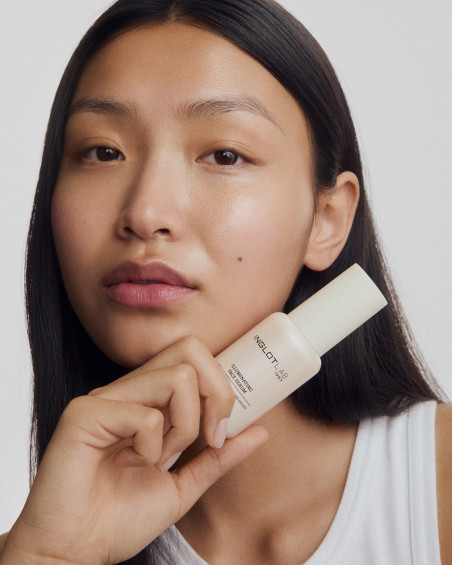 Rozświetlające serum do twarzy INGLOT LAB