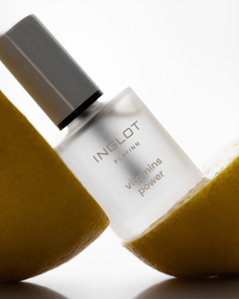 Wzmocnij i przywróć blask naturalnych paznokci. Poznaj nowe odżywki i kolory PLAYINN od INGLOT