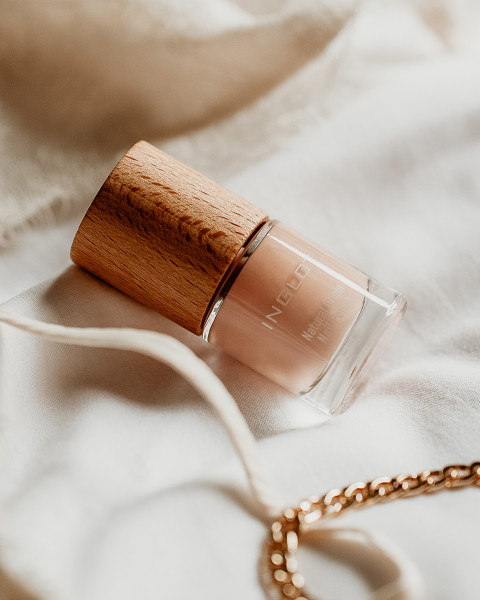 Marzysz o pełnym blasku i długotrwałym manicure? Sięgnij po wegańską kolekcję Natural Origin