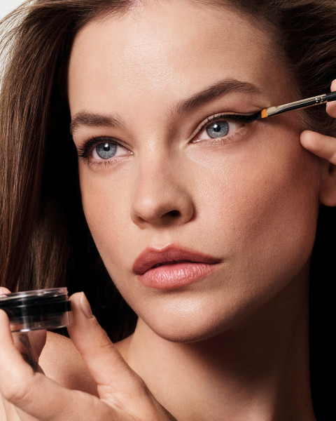 AMC Eyeliner Gel 77 – kultowy żelowy eyeliner, który podbił świat