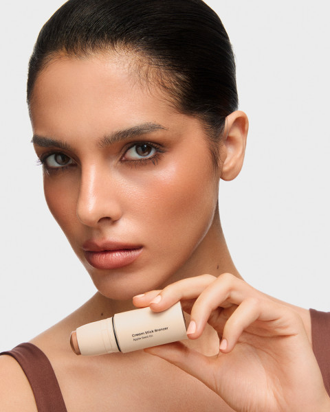 Mocha Mousse Makeup – trend, który pokochały wszystkie miłośniczki naturalnego makijażu.