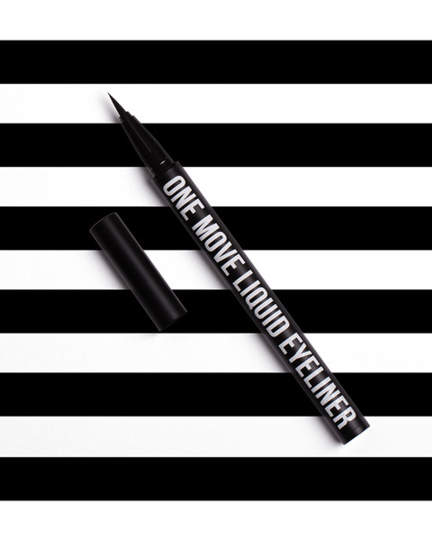 Konturówka do powiek One Move – jeden ruch i już!