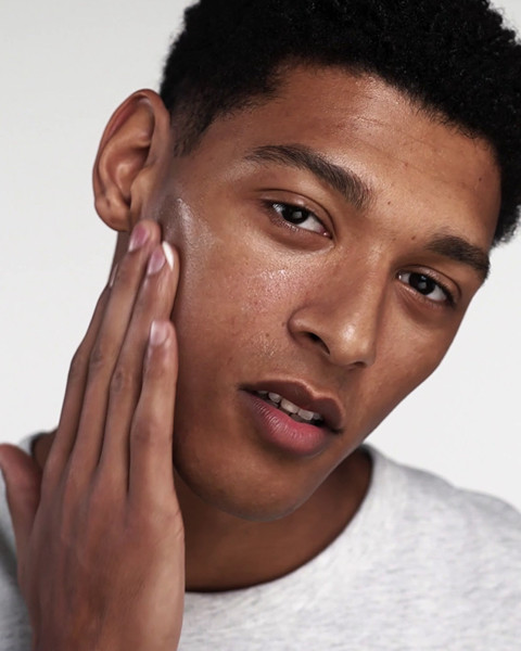 Kosmetyki pielęgnacyjne, które muszą znaleźć się na Twojej półce